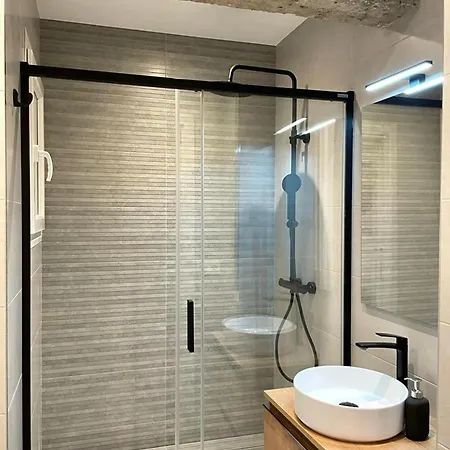Cosy City Center - 2br Apartment *
